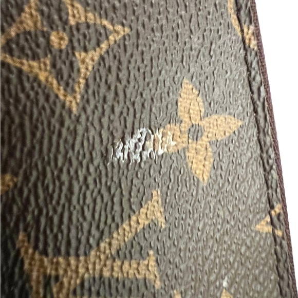 Authentic Louis Vuitton Monogram wristlet!  Great condition. Small spot on side. - Picture 2 of 14
